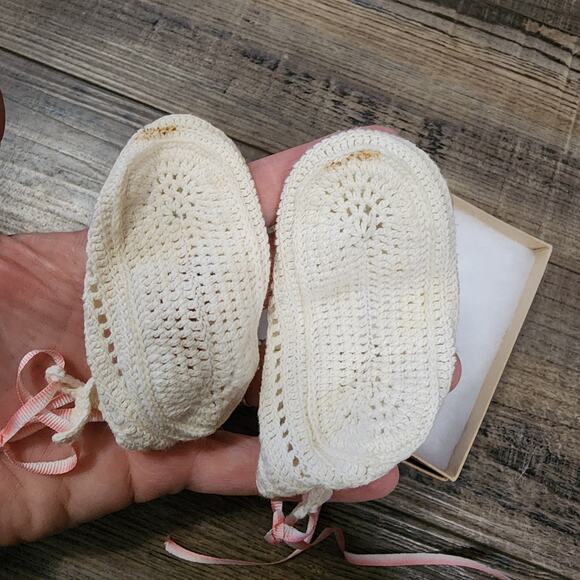 Crocheted baby girl shoes CC - Picture 2 of 4